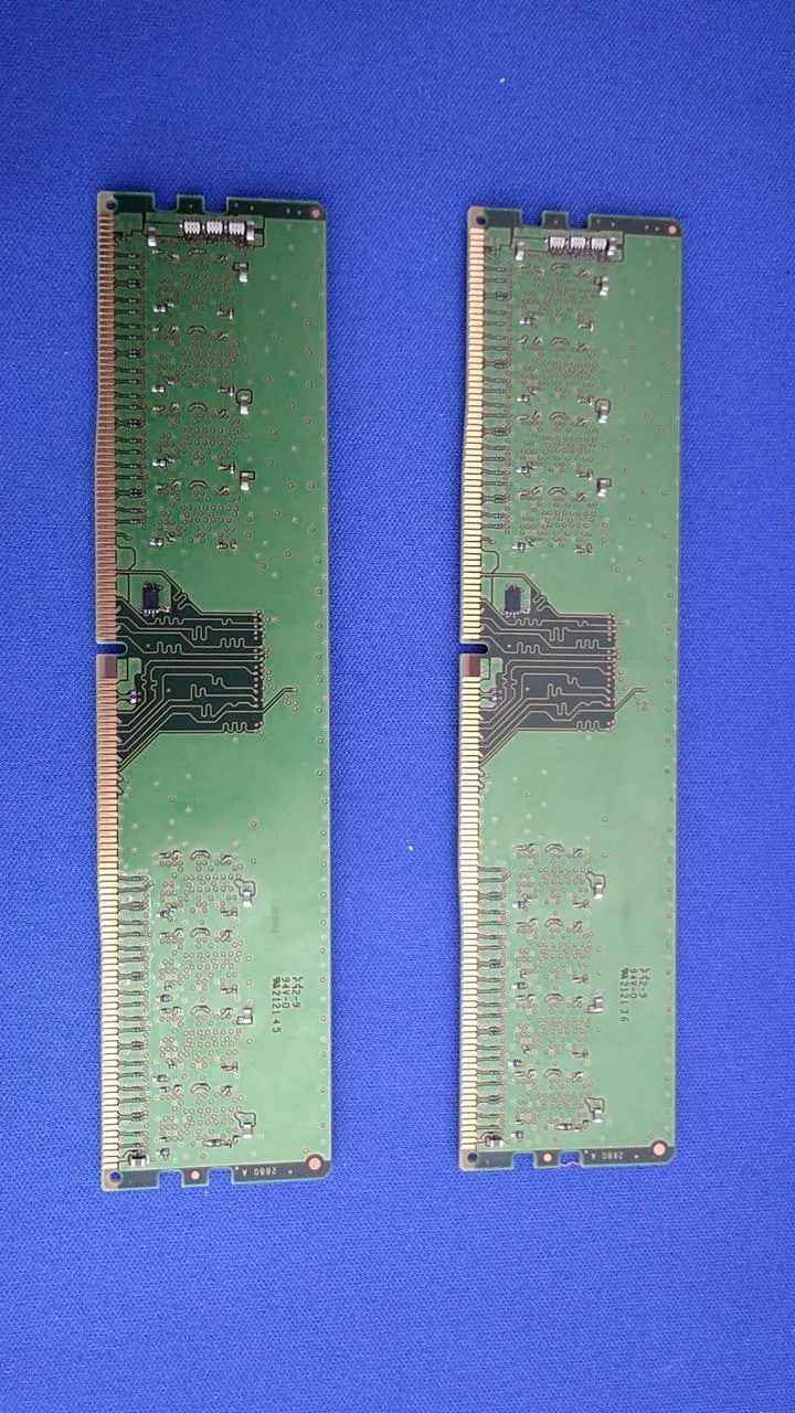[À DÉCHETER] Carte mémoire CRUCIAL DDR4 CT8G4DF832A.5FR1