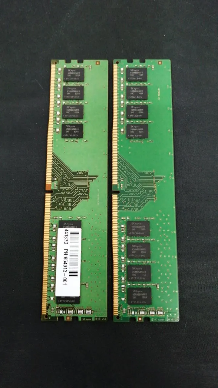 Mémoire SK HYNIX DDR4 8 Go x 2 barrettes HMA81GU6AFR8N