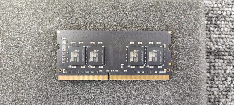 Mémoire TEAM DDR4 TED48G2133C15-SBK
