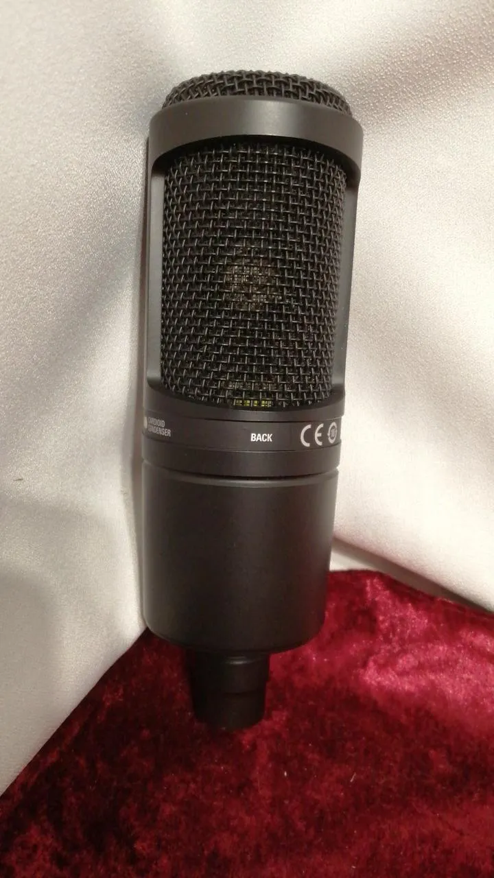 Microphone à condensateur AUDIO TECHNICA AT2020