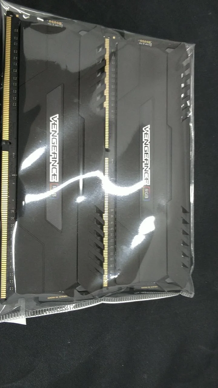 Mémoire PC CORSAIR VENGEANCE DDR4-3000 (16 Go x 8 Go) CMR16GX4M2C3000C16