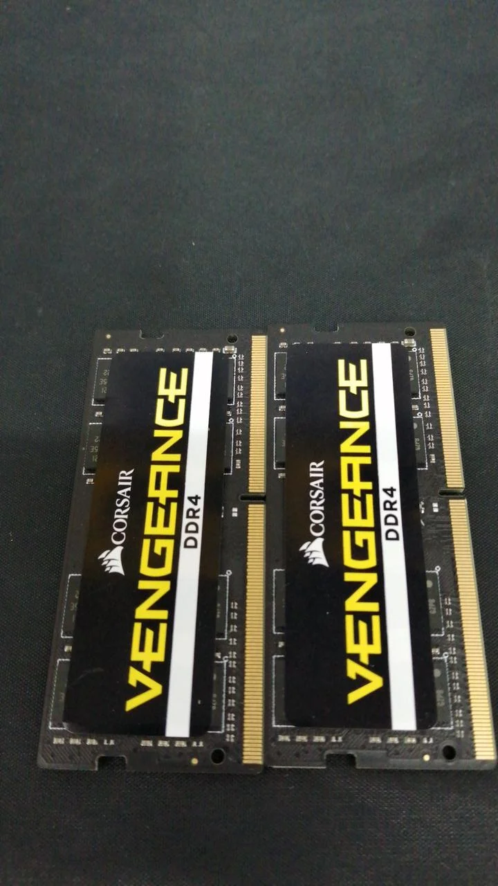 Mémoire VENGEANCE DDR4 32 Go (2 x 16 Go) CMS32GX4M2A2400C16