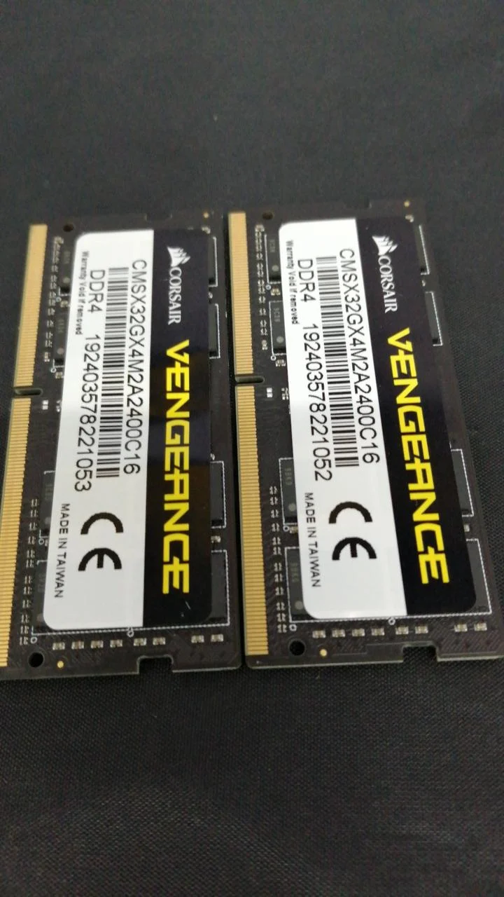 Mémoire VENGEANCE DDR4 32 Go (2 x 16 Go) CMS32GX4M2A2400C16