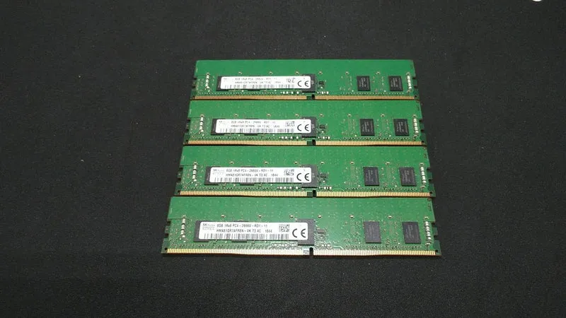 [À DÉCHETER] 4 cartes mémoire SK HYNIX ECC 8 Go PC4-2666V-RD1-11