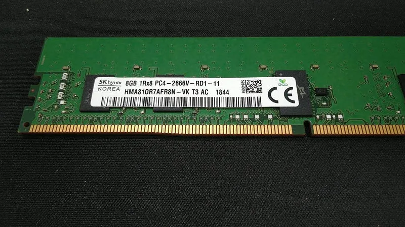 [À DÉCHETER] 4 cartes mémoire SK HYNIX ECC 8 Go PC4-2666V-RD1-11