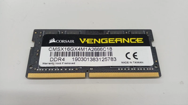 Mémoire CORSAIR pour ordinateurs portables CMSX16GX4M1A2666C18