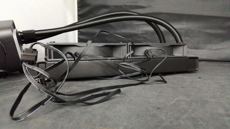 Refroidisseur à eau DEEPCOOL LE240 V2