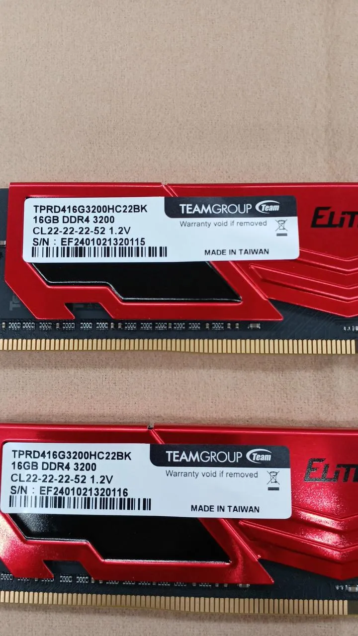 Mémoire TEAMGROUP DDR4 TPRD416G3200HC22BK