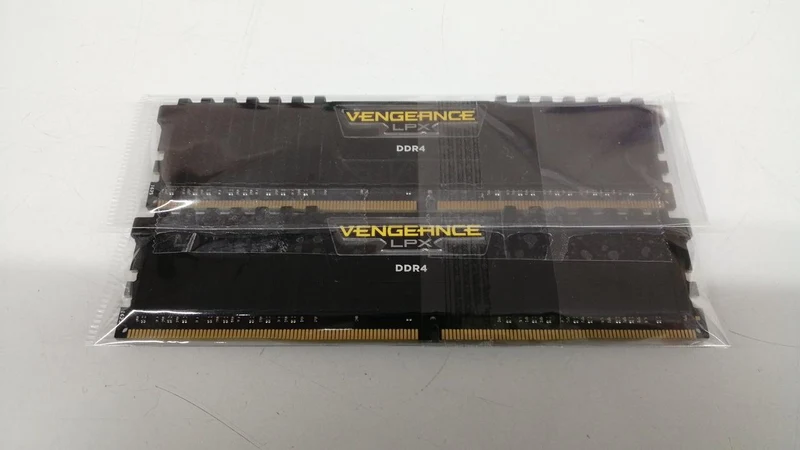 Mémoire CORSAIR CMK16GX4M2A2666C16