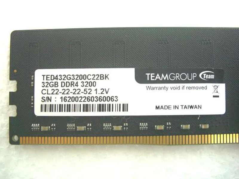 Mémoire TEAM DDR4 32 Go pour PC de bureau TED432G3200C22BK
