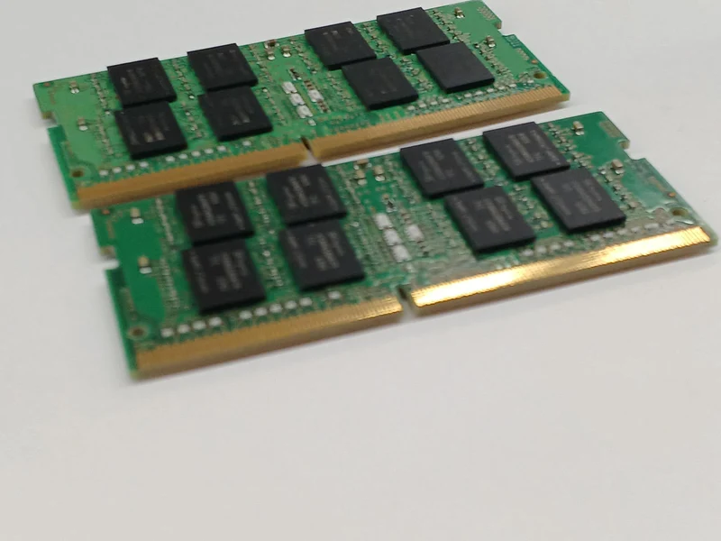 Mémoire pour ordinateur portable SK HYNIX PC4-17000 8 Go (lot de 2) HMA41GS6AFR8N