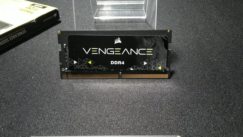 Mémoire CORSAIR PC4 CHSX32GX4M2A