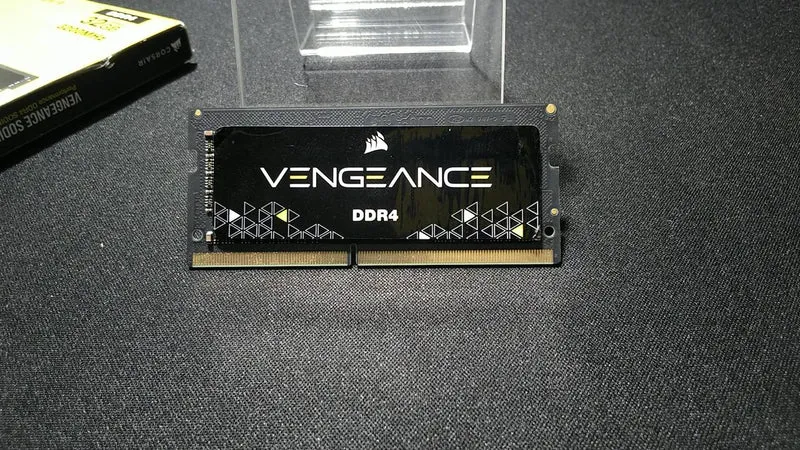 Mémoire CORSAIR PC4 CHSX32GX4M2A