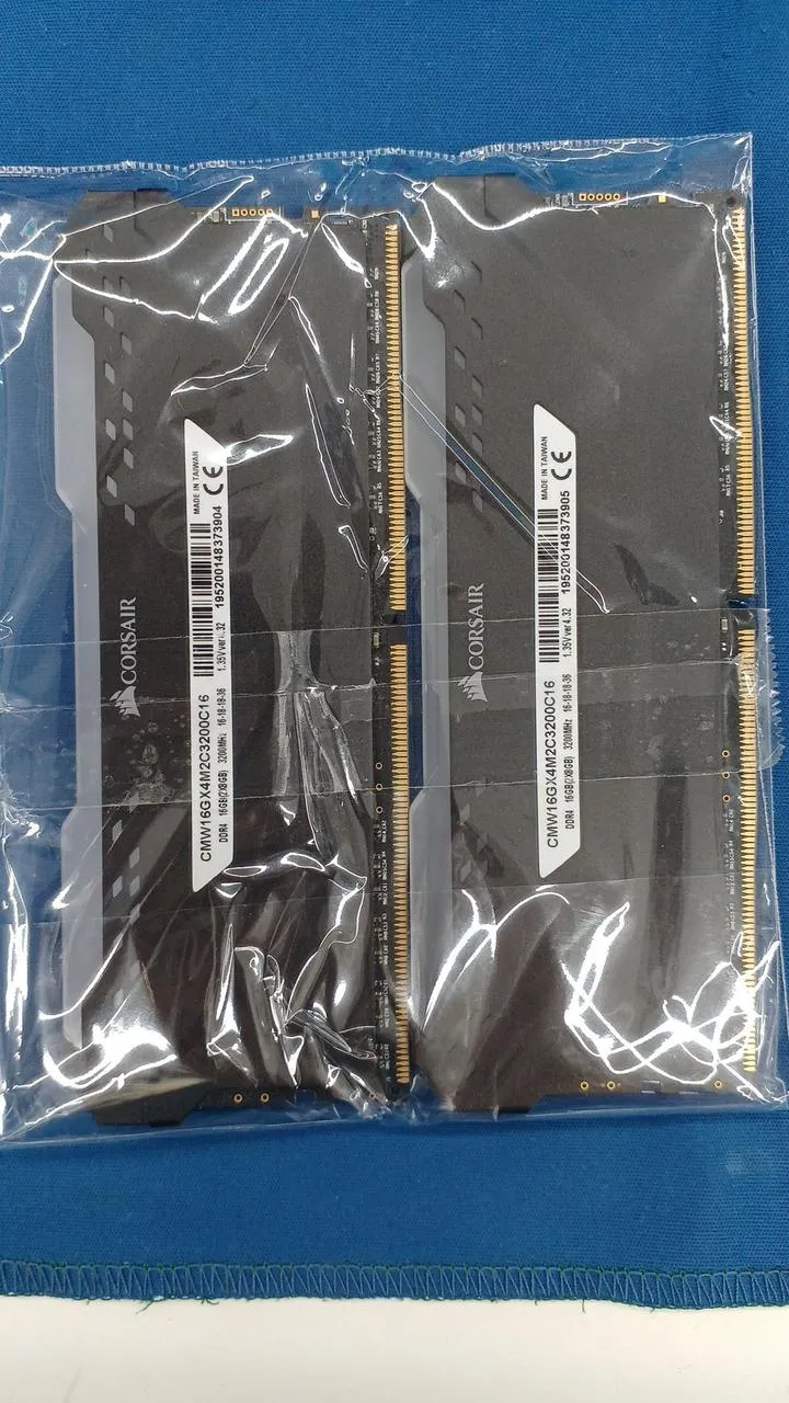 Mémoire CORSAIR MW16GX4M2C3200C16
