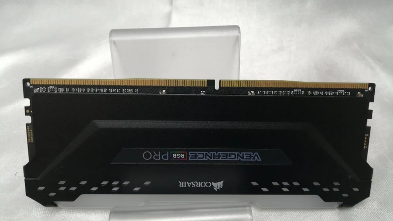Mémoire PC CORSAIR CMW32GX4M2A2666C16