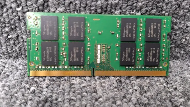 Mémoire SK HYNX pour ordinateur portable 16 Go 2RX8 PC4-2400T-SE1-11