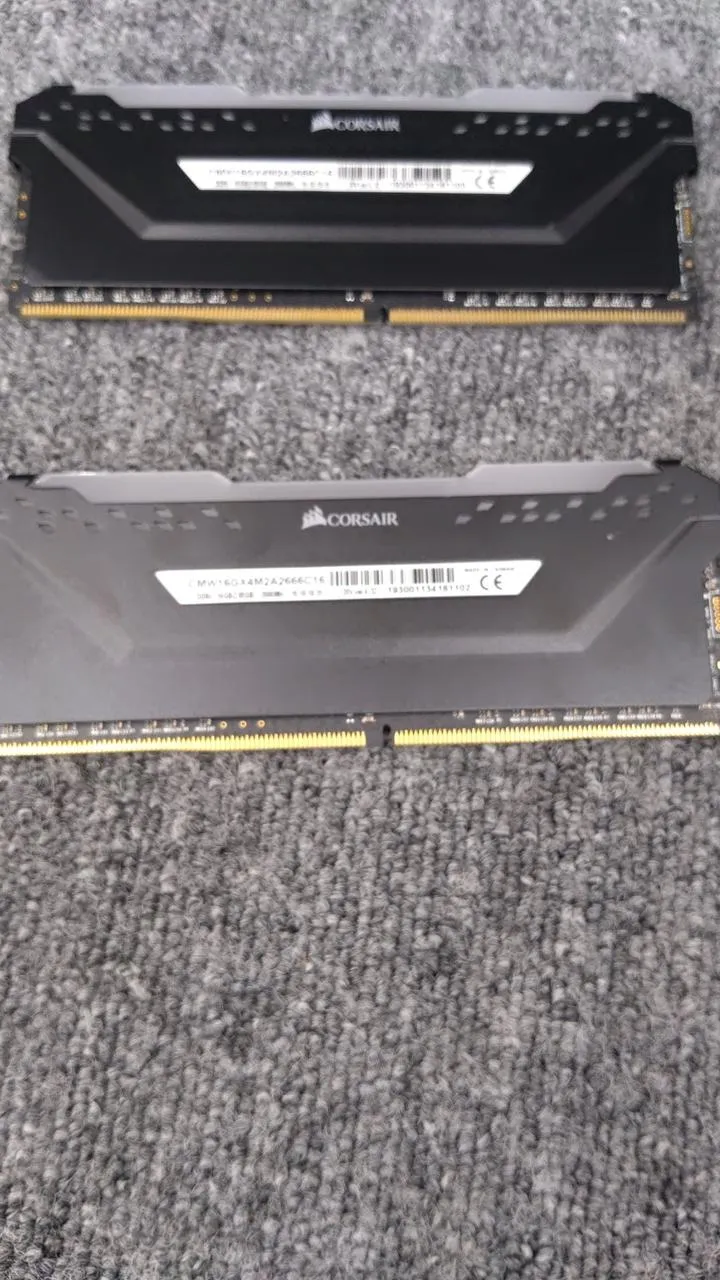 Mémoire CORSAIR CMW16GX4M2A2666C16W