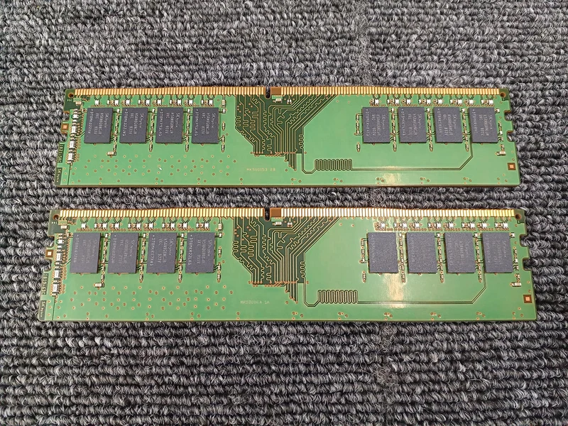 Mémoire SK HYNIX : PC4-2666V 8 Go × 2