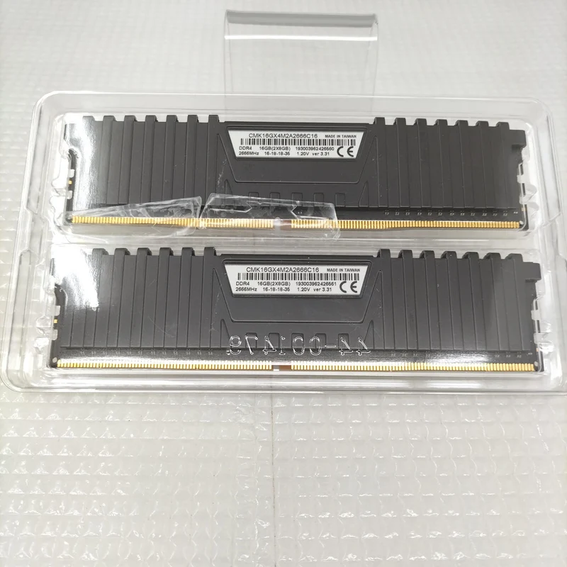 Mémoire CORSAIR CMK16GX4M2A2666C16