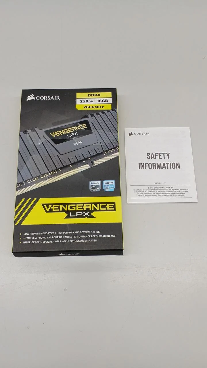 Mémoire PC CORSAIR CMK16GX4M2A2666C16