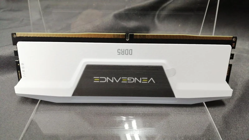 Mémoire CORSAIR DDR5 CMH32GX5M2B<400C36W