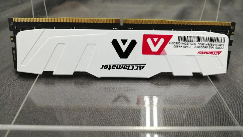 Mémoire ACCLAMAROR : DDR5 32 Go - 5 600 MHz