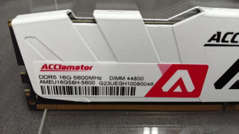 Mémoire ACCLAMAROR : DDR5 32 Go - 5 600 MHz