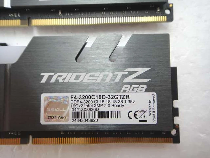 Mémoire vive G.SKILL DDR4 pour PC de bureau, 2 x 16 Go (32 Go au total), F4-3200C16D-32GTZR