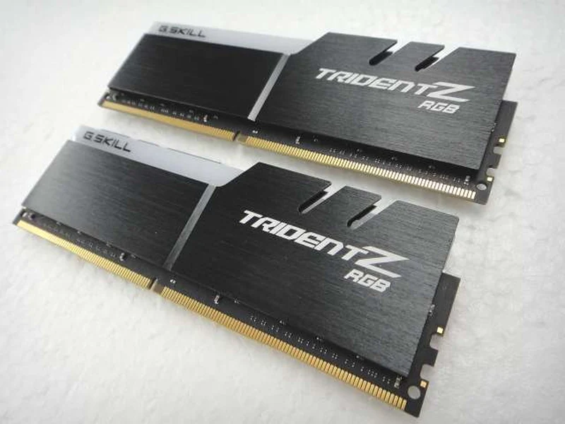 Mémoire vive G.SKILL DDR4 pour PC de bureau, 2 x 16 Go (32 Go au total), F4-3200C16D-32GTZR