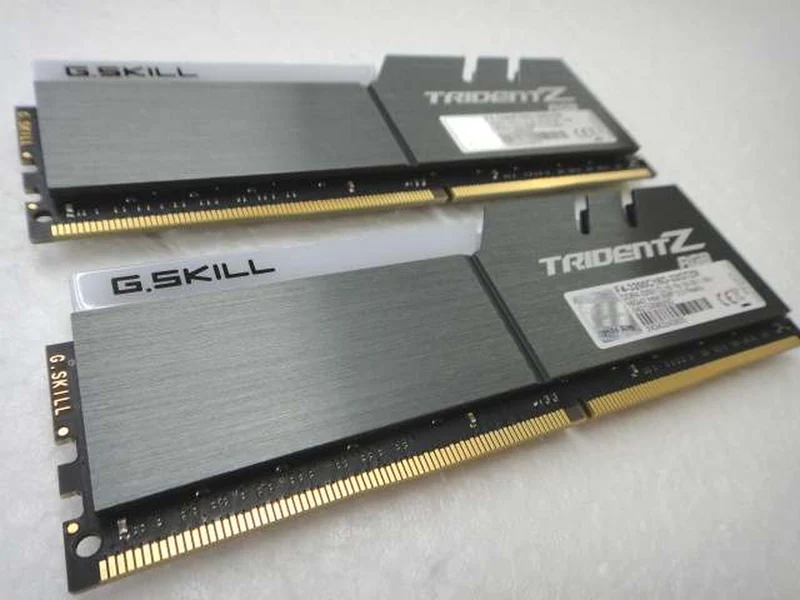 Mémoire vive G.SKILL DDR4 pour PC de bureau, 2 x 16 Go (32 Go au total), F4-3200C16D-32GTZR