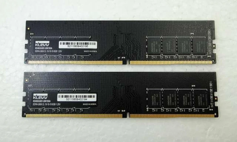 KLEVV DDR4 (PC4)-2666 8 Go x 2 (16 Go au total) KD48GU881-26N190A
