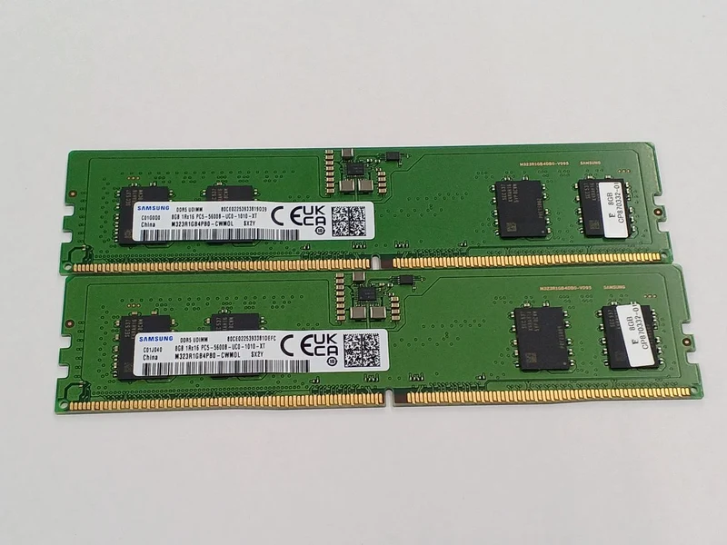 Mémoire vive DDR5 8 Go pour ordinateur de bureau SAMSUNG (2 puces) M323R1GB4PB0-CWM0L