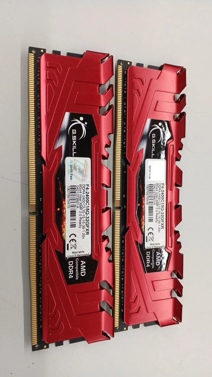 G.SKILL DDR4 8 Go x2 F4-2400C15Q-32GFXR