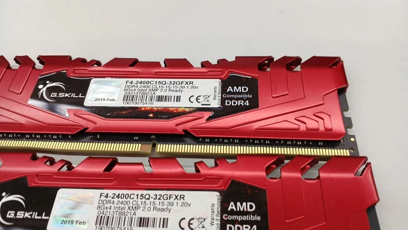 G.SKILL DDR4 8 Go x2 F4-2400C15Q-32GFXR