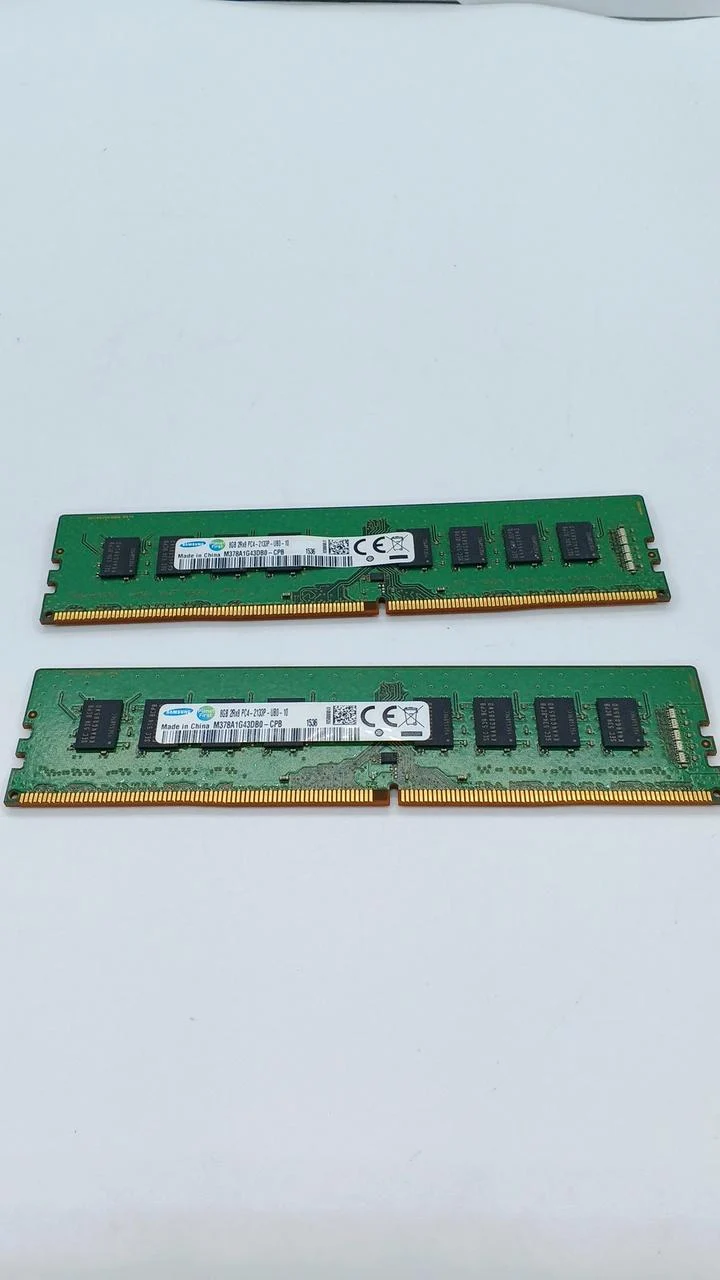 Mémoire SAMSUNG : DDR4 8 Go × 2 puces M378A1G43DB0-CPB