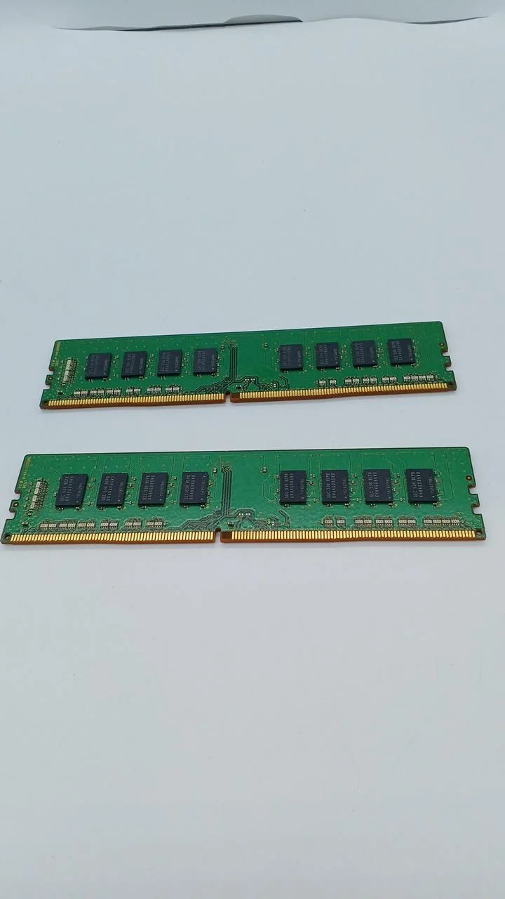 Mémoire SAMSUNG : DDR4 8 Go × 2 puces M378A1G43DB0-CPB