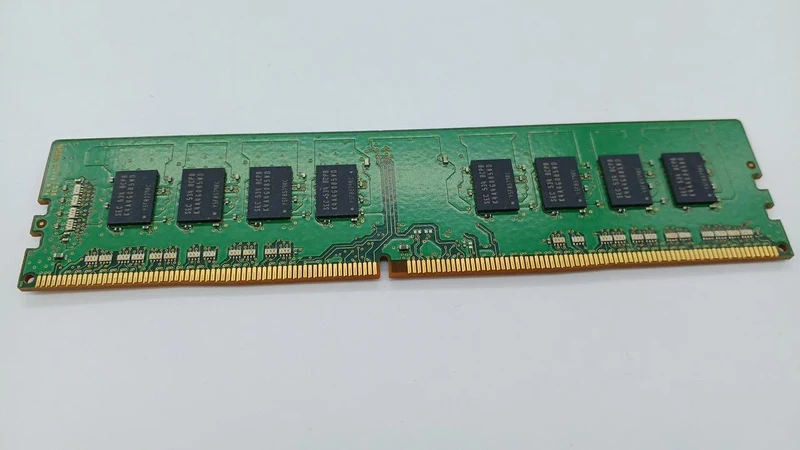 Mémoire SAMSUNG : DDR4 8 Go × 2 puces M378A1G43DB0-CPB