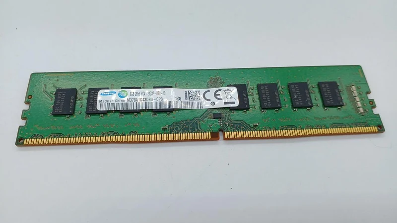 Mémoire SAMSUNG : DDR4 8 Go × 2 puces M378A1G43DB0-CPB