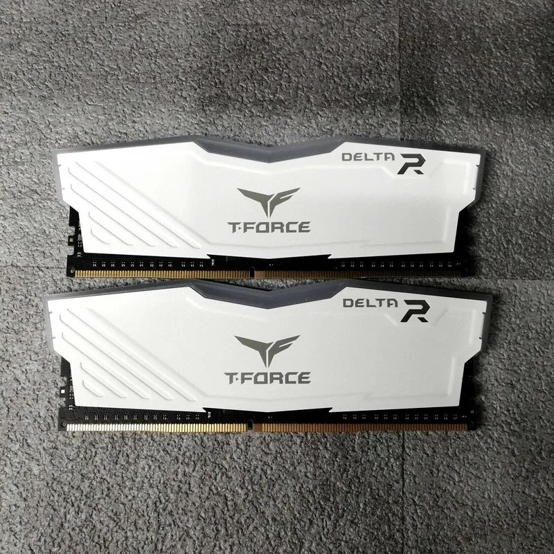 Mémoire pour PC TEAM : TF4D48G3600HC18JBK