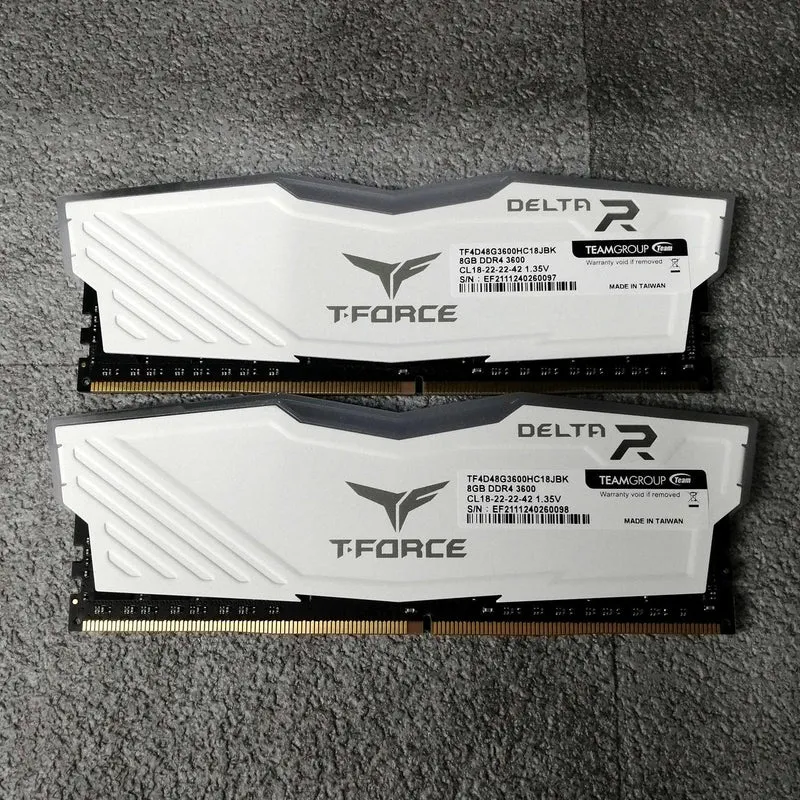 Mémoire pour PC TEAM : TF4D48G3600HC18JBK
