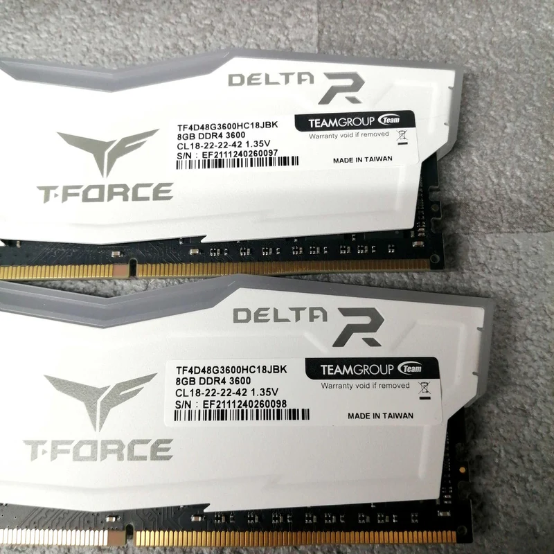 Mémoire pour PC TEAM : TF4D48G3600HC18JBK