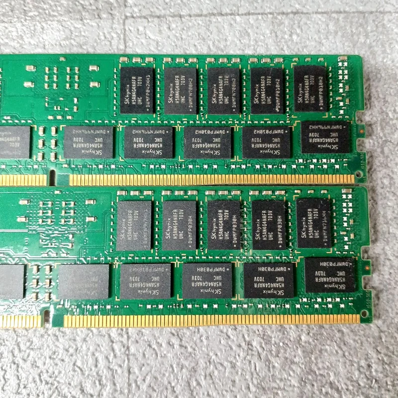 [À DÉCHETER] Mémoire serveur SKYYNIX : HMA42GR7AFR4N-UH T2