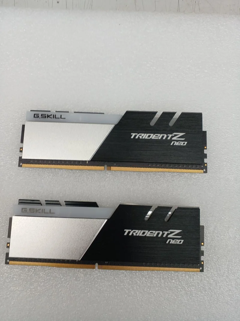 Mémoire G.SKILL [8 Go x 2] DDR4 F4-3200C16D-16GTZN