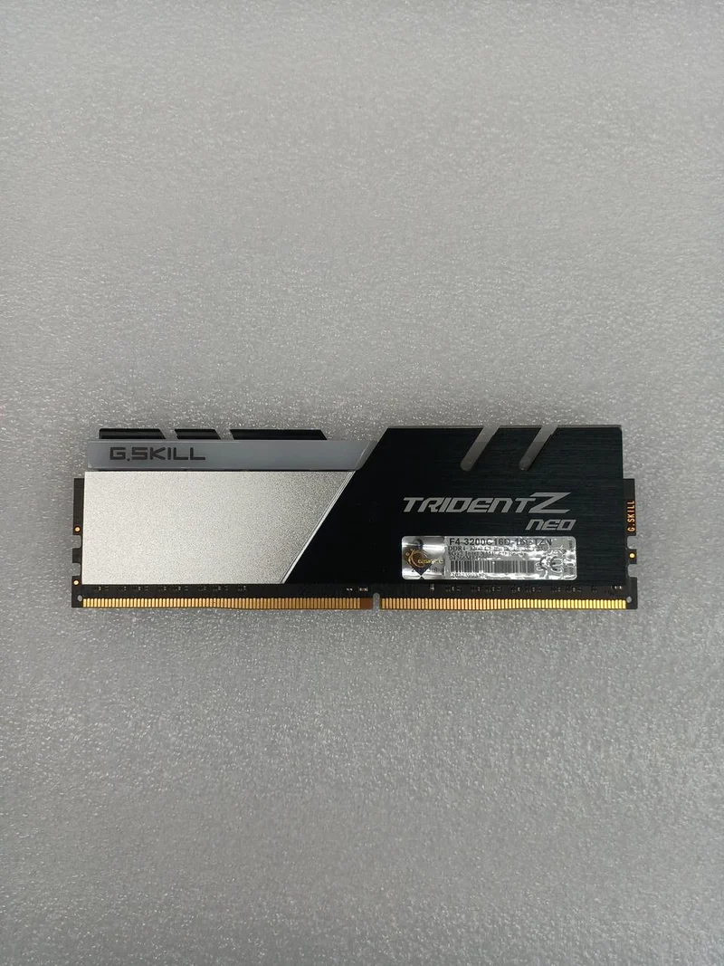 Mémoire G.SKILL [8 Go x 2] DDR4 F4-3200C16D-16GTZN