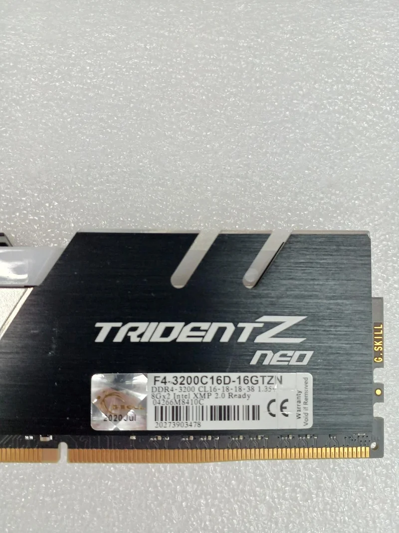 Mémoire G.SKILL [8 Go x 2] DDR4 F4-3200C16D-16GTZN