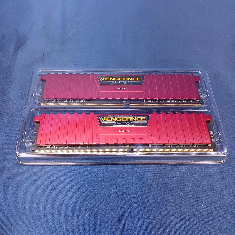 Mémoire CORSAIR CMK16GX4M2A2666C16R
