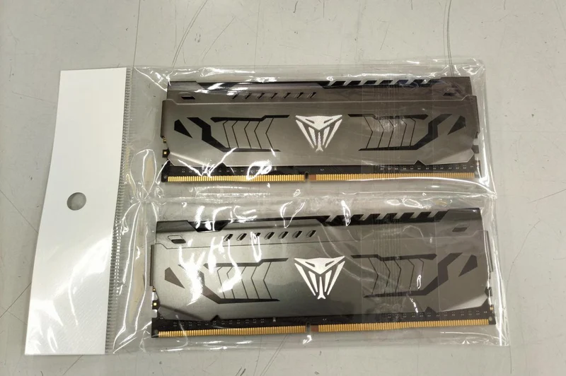 Mémoire VIPER GAMING PVS416G373C7K