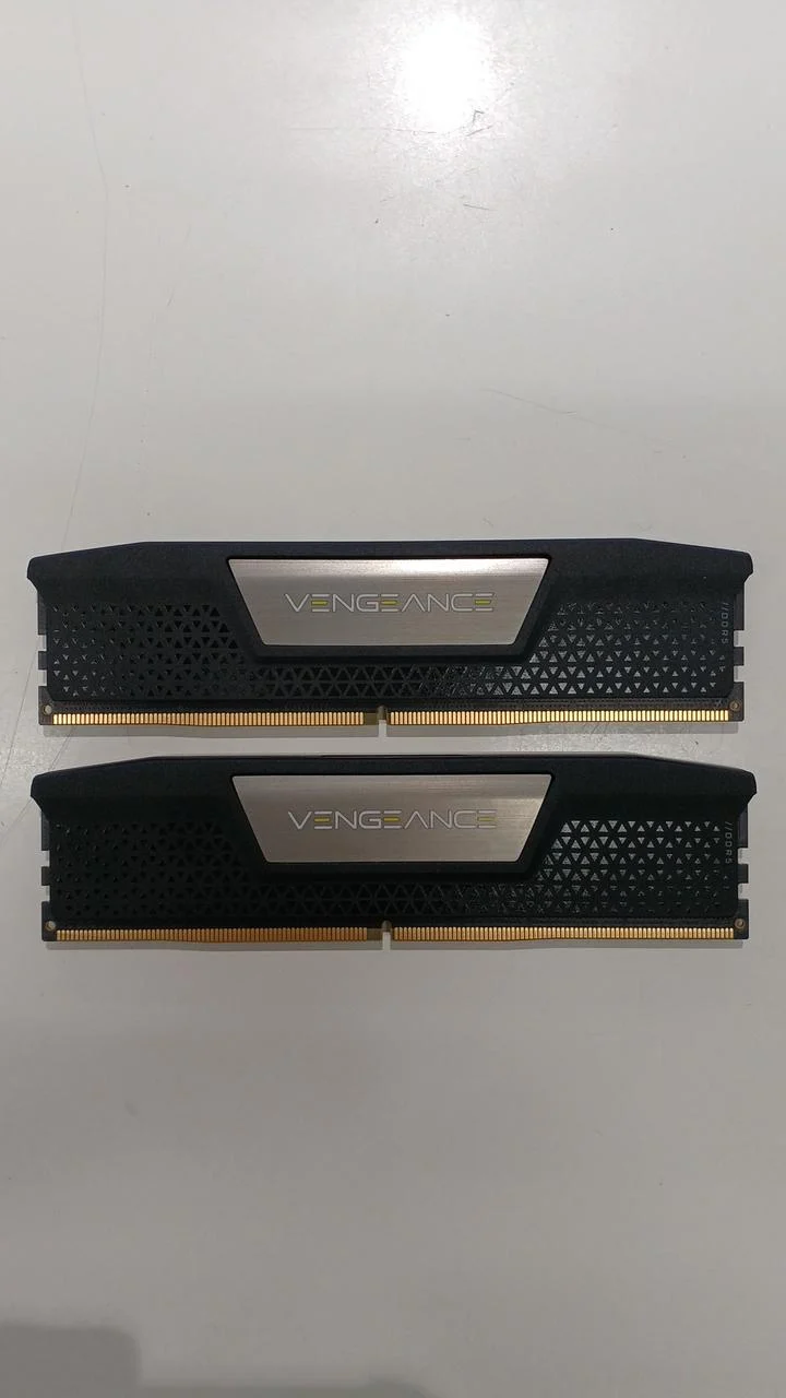 CORSAIR DDR5 16 Go × 2 CMK32GX5M2E6000C36