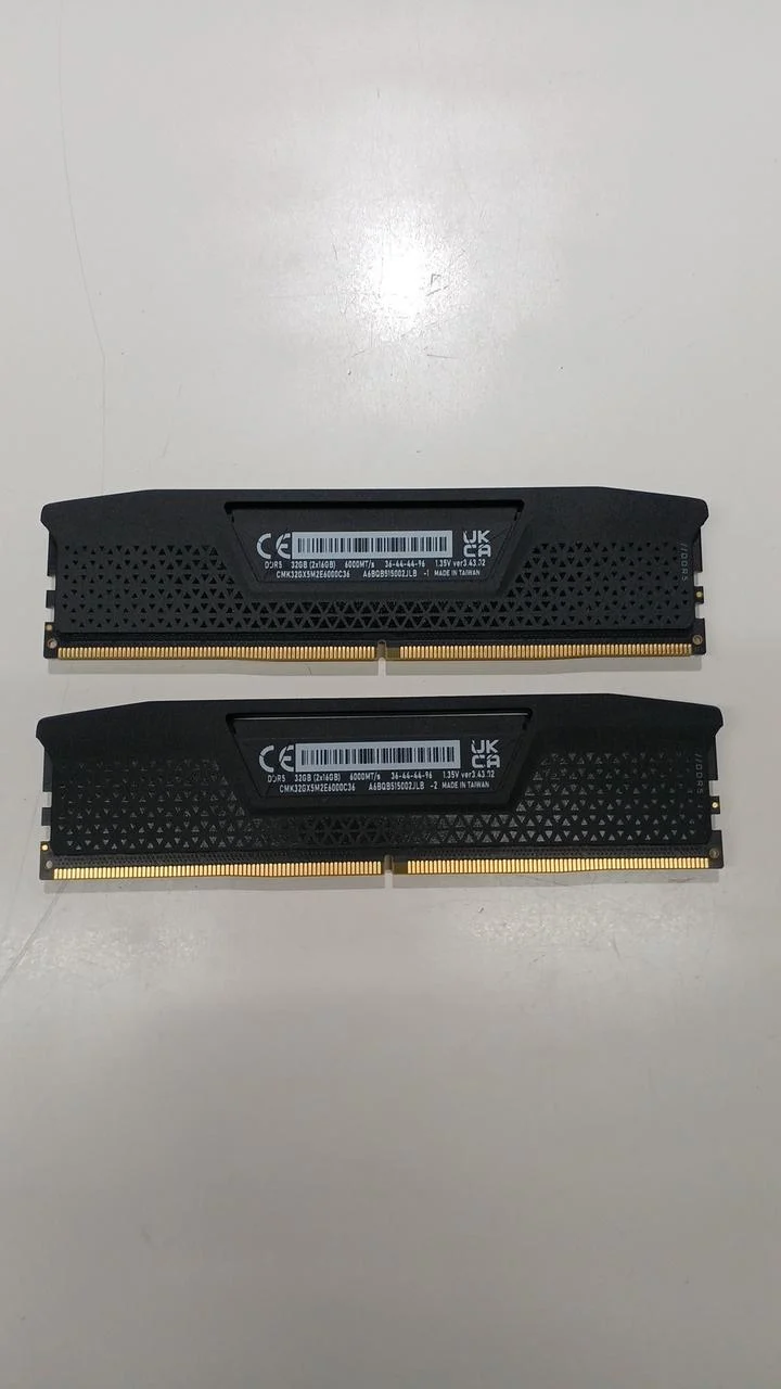 CORSAIR DDR5 16 Go × 2 CMK32GX5M2E6000C36