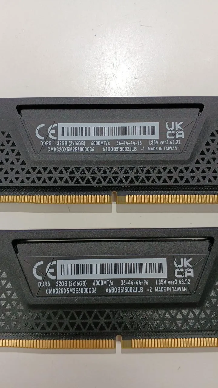 CORSAIR DDR5 16 Go × 2 CMK32GX5M2E6000C36